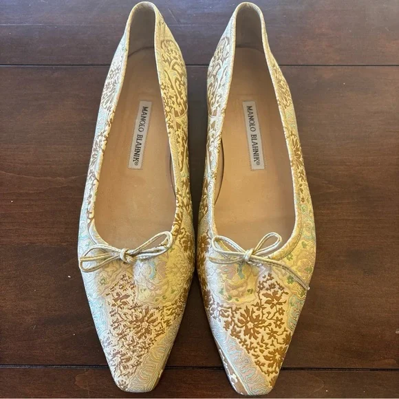 Manolo Blahnik Gold and Cream Flats with Bow Detail - Picture 1 of 6